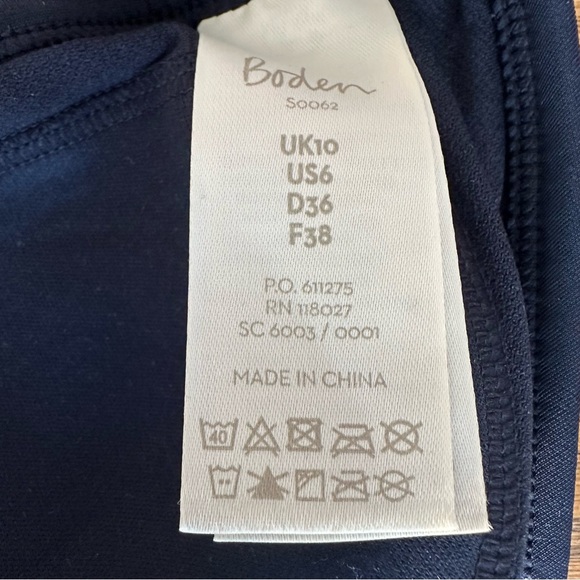 Boden Women’s Wireless bikini top blue And Ivory size 6 with ruffles And ruching - Picture 12 of 16